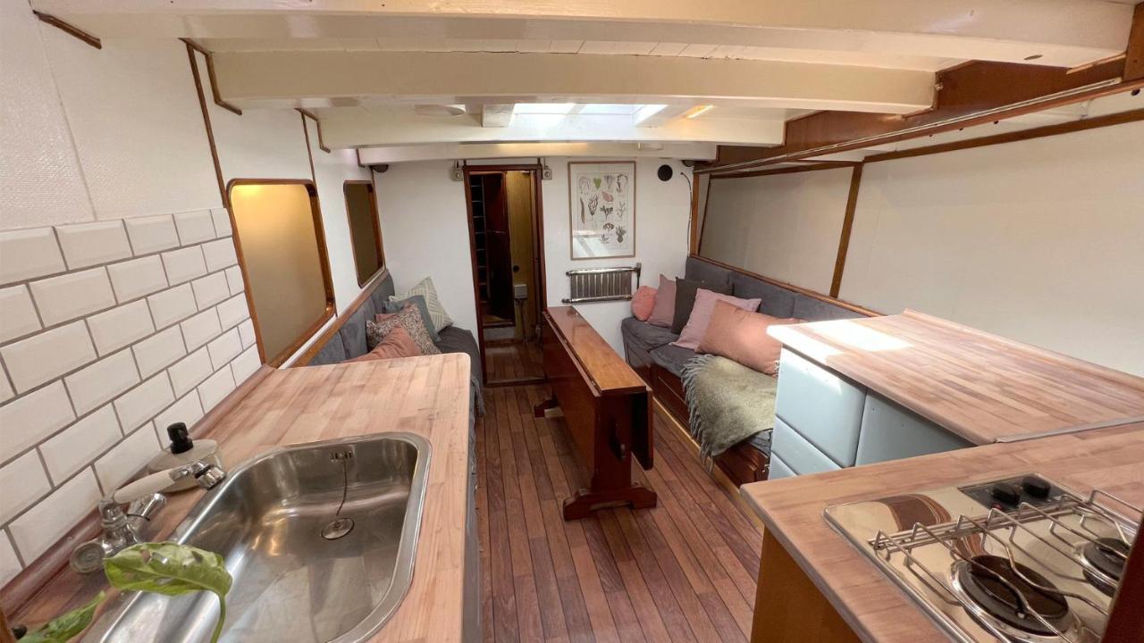 Varra Water - Unique Boat Accomodation - Bornholm 内克瑟 外观 照片