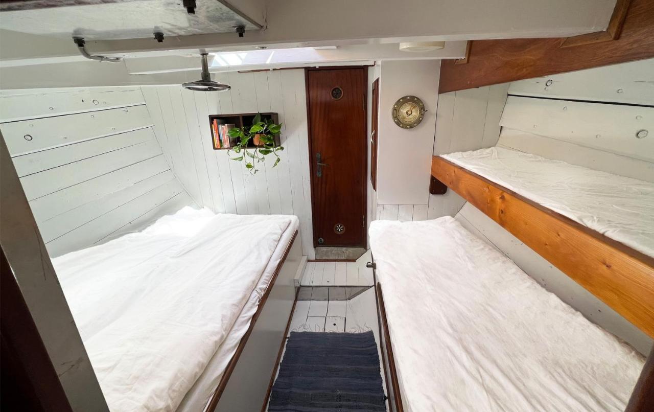 Varra Water - Unique Boat Accomodation - Bornholm 内克瑟 外观 照片