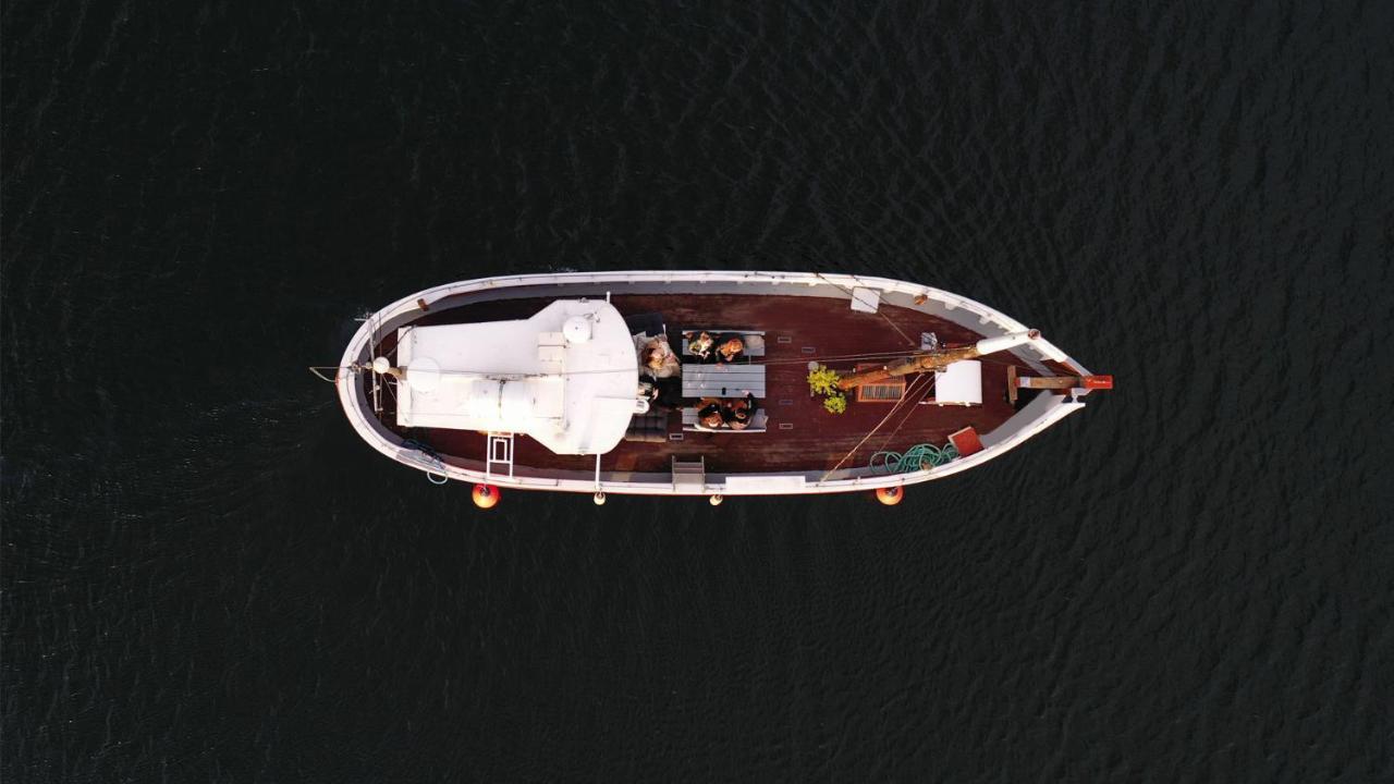Varra Water - Unique Boat Accomodation - Bornholm 内克瑟 外观 照片